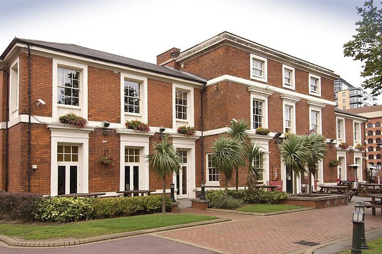 Premier Inn Birmingham City Centre Broad Street Buitenkant foto