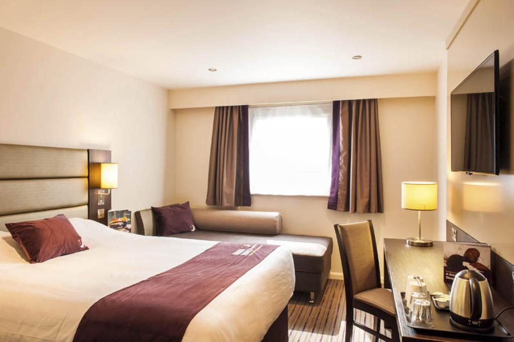 Premier Inn Birmingham City Centre Broad Street Buitenkant foto