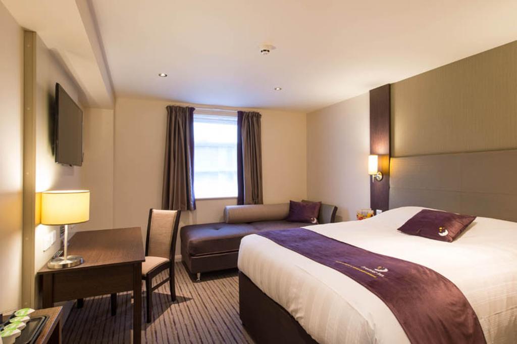 Premier Inn Birmingham City Centre Broad Street Buitenkant foto