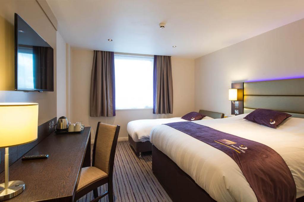 Premier Inn Birmingham City Centre Broad Street Buitenkant foto