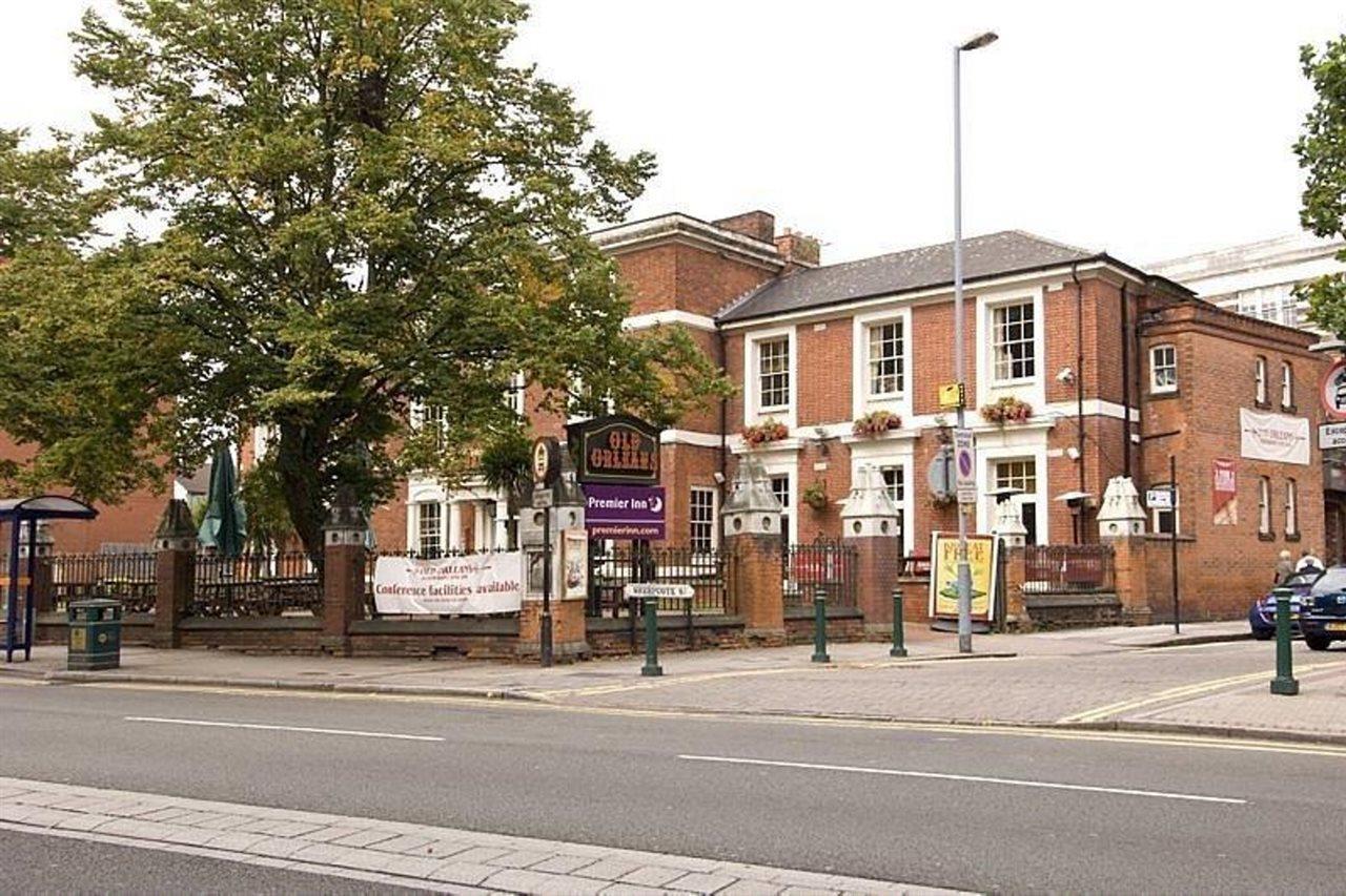 Premier Inn Birmingham City Centre Broad Street Buitenkant foto