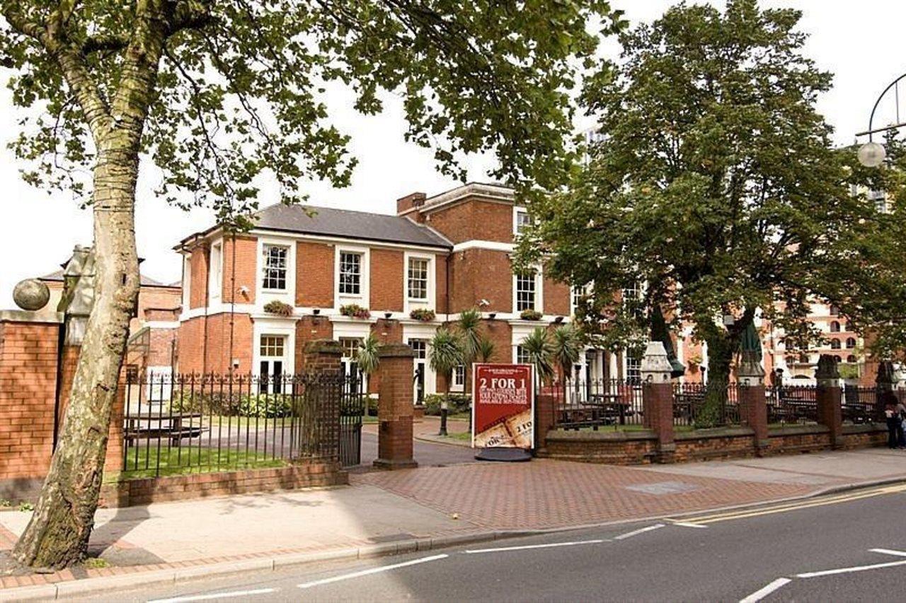 Premier Inn Birmingham City Centre Broad Street Buitenkant foto