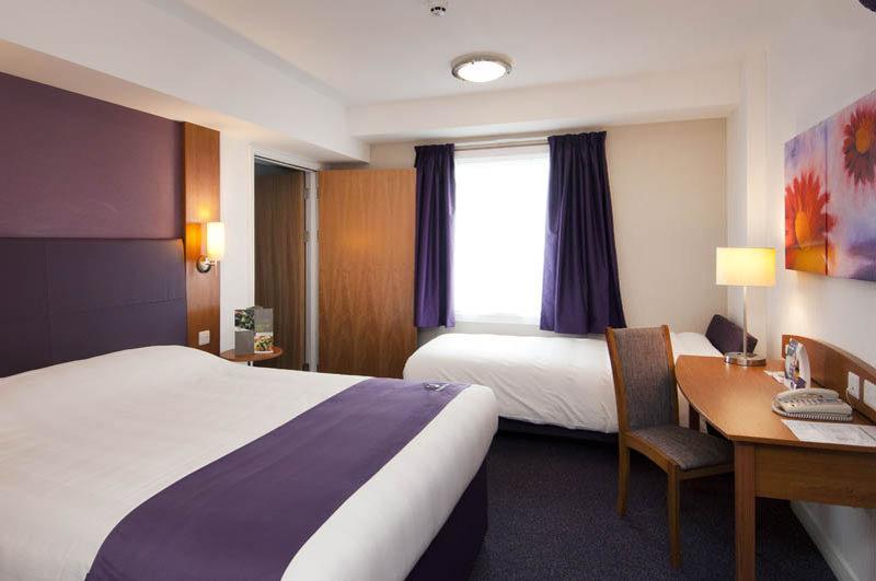 Premier Inn Birmingham City Centre Broad Street Buitenkant foto