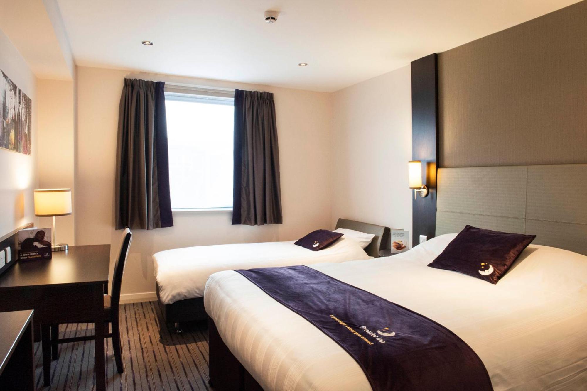 Premier Inn Birmingham City Centre Broad Street Buitenkant foto